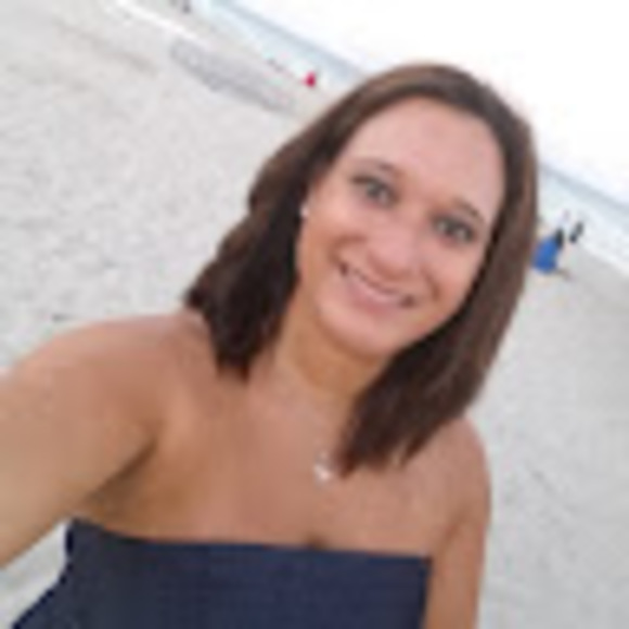 Meet your Posher, Becca - Picture 1 of 1